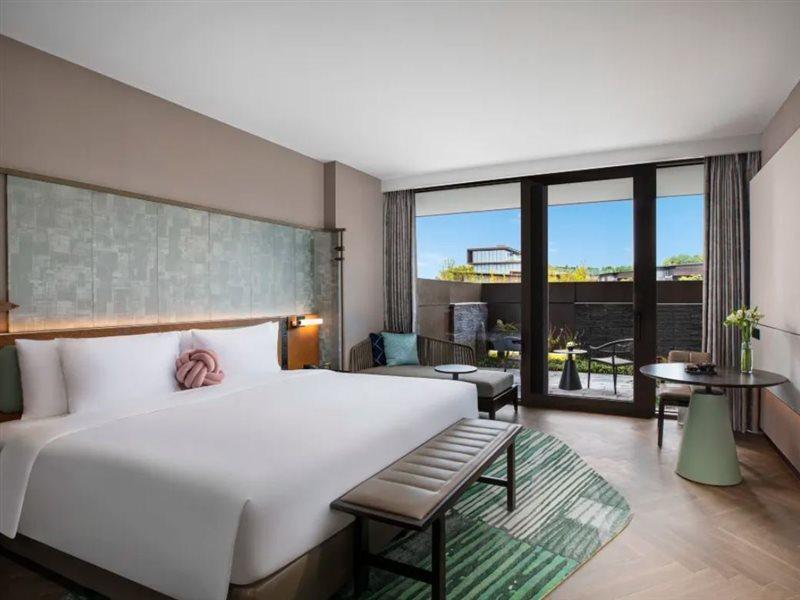 Hotel Indigo Suzhou Yangcheng Lake, an IHG Hotel Bagian luar foto