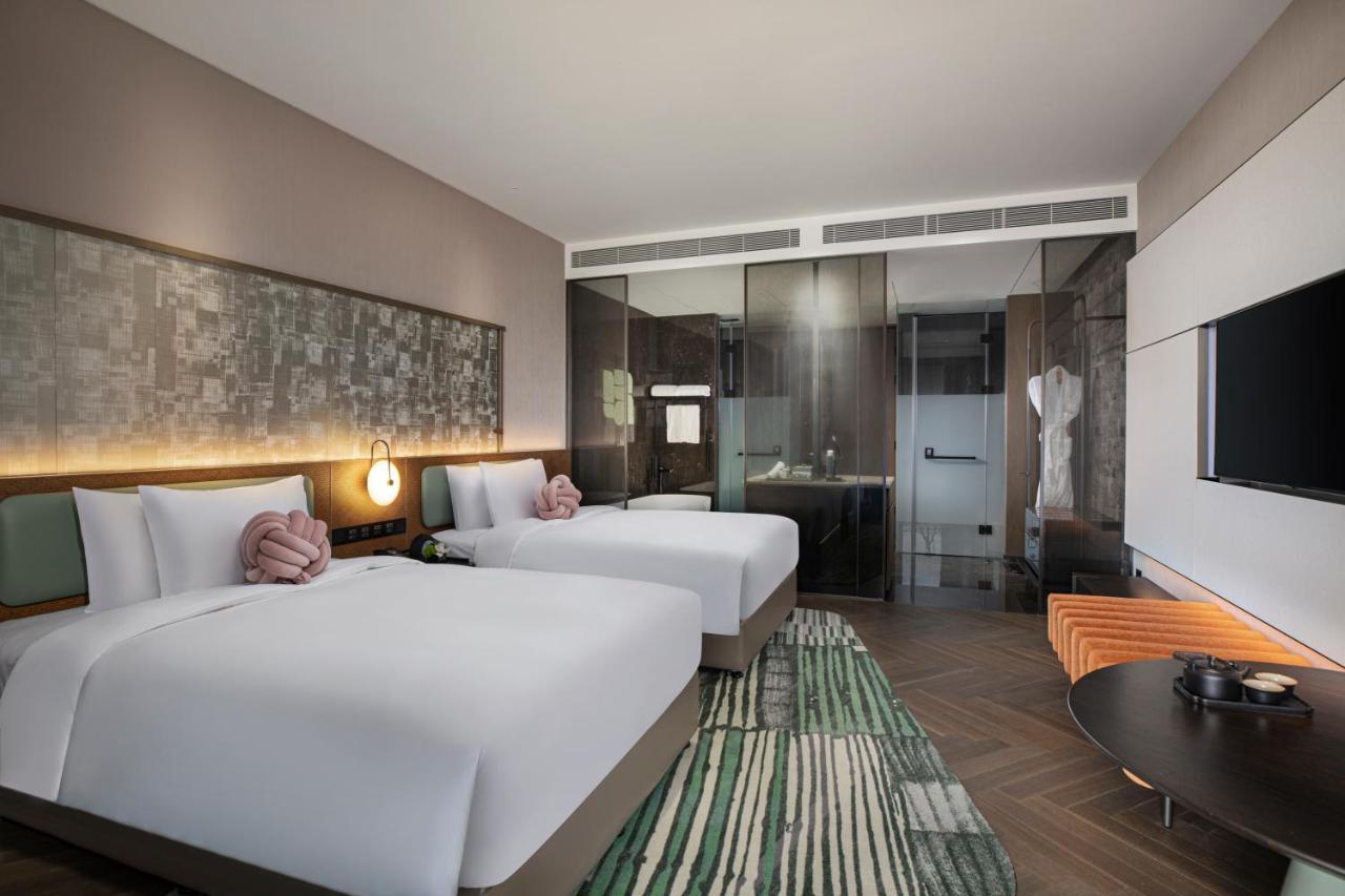 Hotel Indigo Suzhou Yangcheng Lake, an IHG Hotel Bagian luar foto