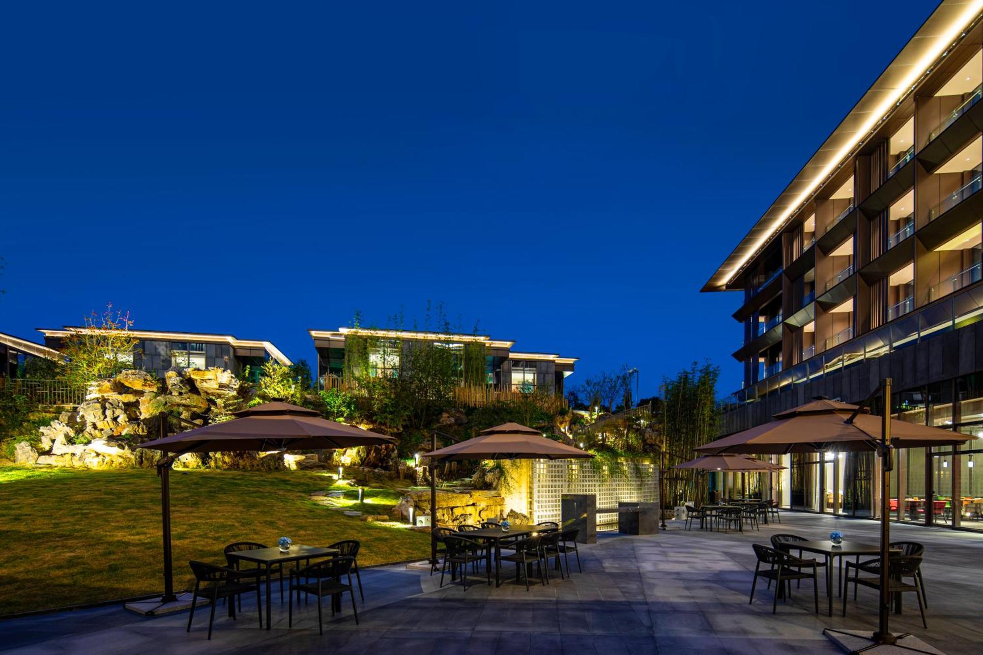 Hotel Indigo Suzhou Yangcheng Lake, an IHG Hotel Bagian luar foto