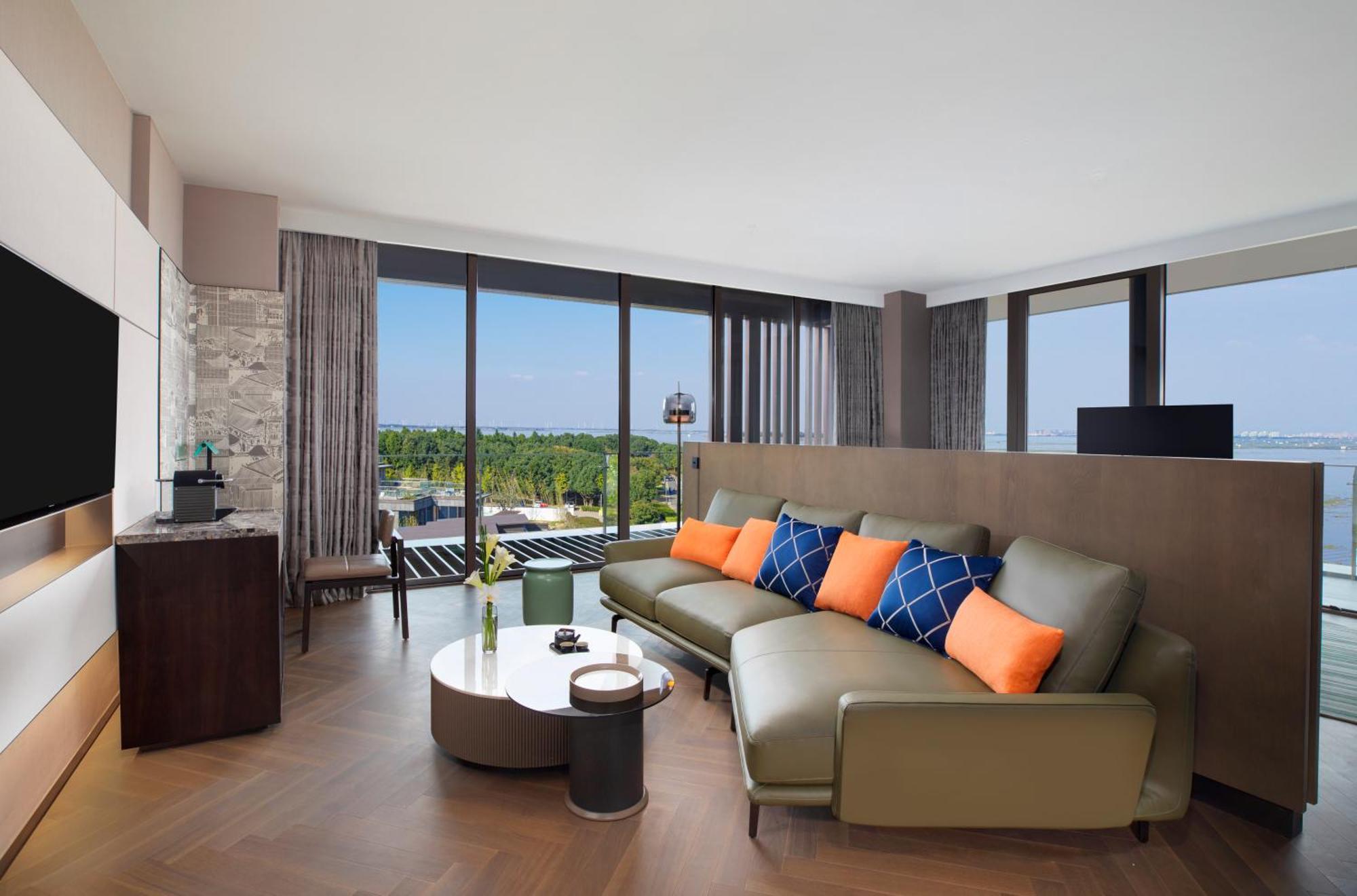 Hotel Indigo Suzhou Yangcheng Lake, an IHG Hotel Bagian luar foto