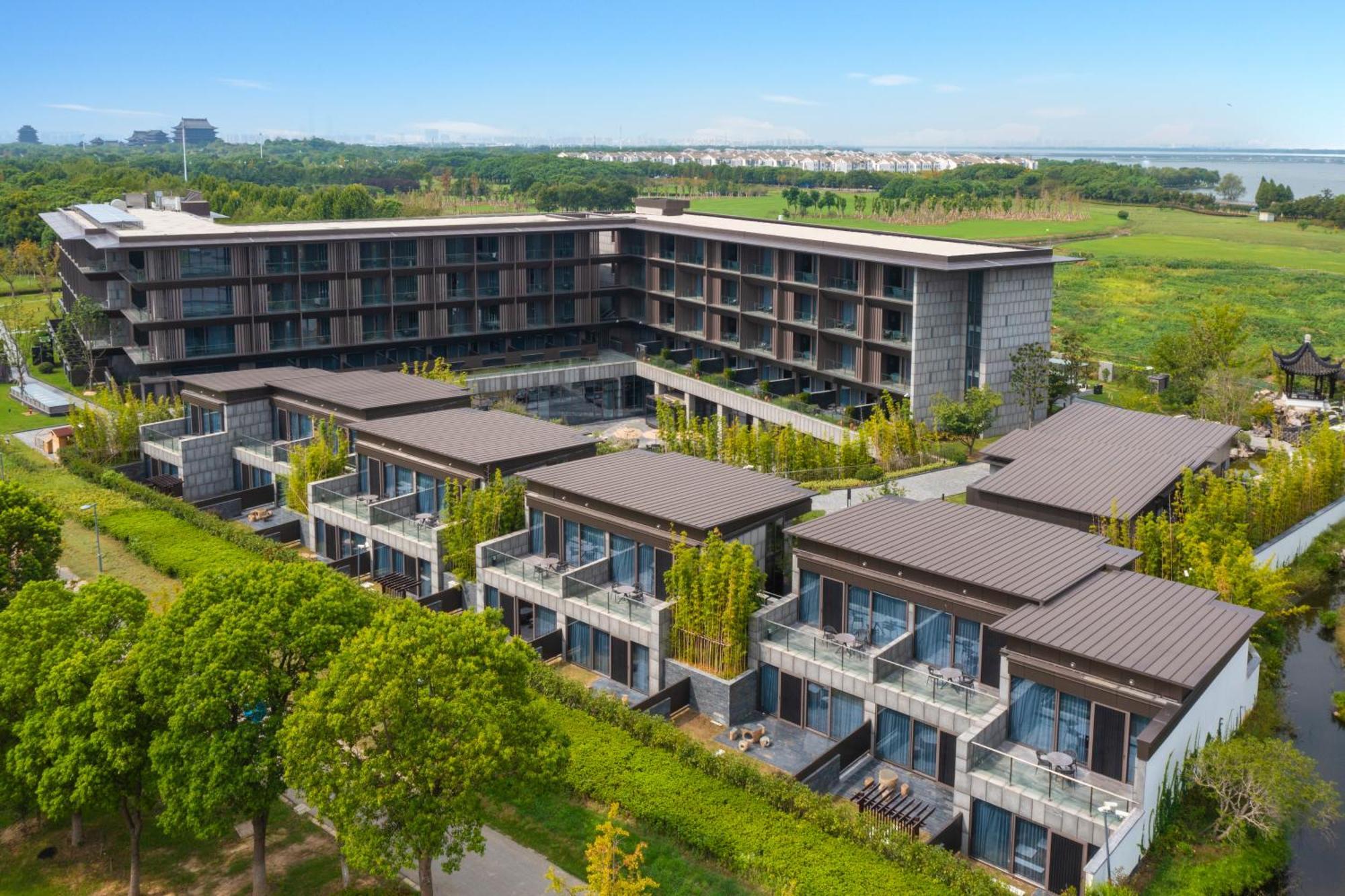 Hotel Indigo Suzhou Yangcheng Lake, an IHG Hotel Bagian luar foto