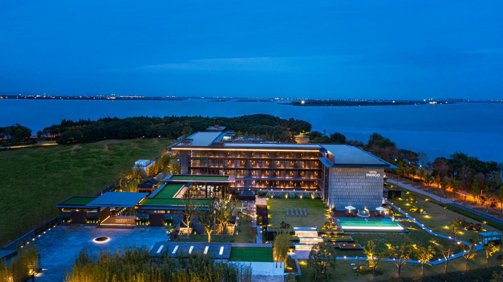 Hotel Indigo Suzhou Yangcheng Lake, an IHG Hotel Bagian luar foto